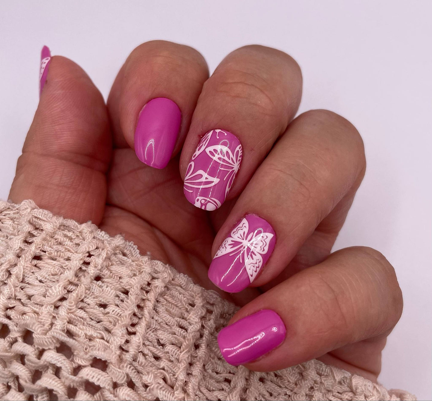 White Flutter 16er Overlay