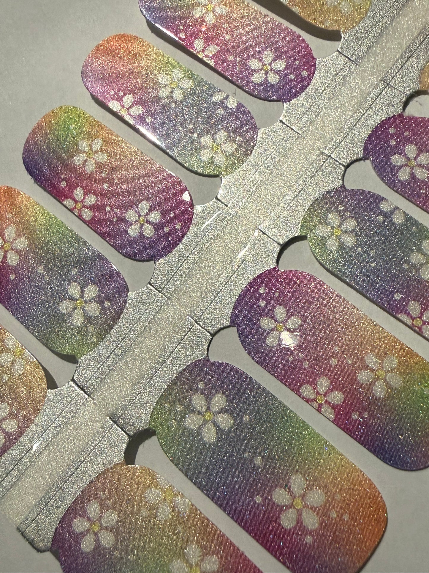Floral Delulu 16er