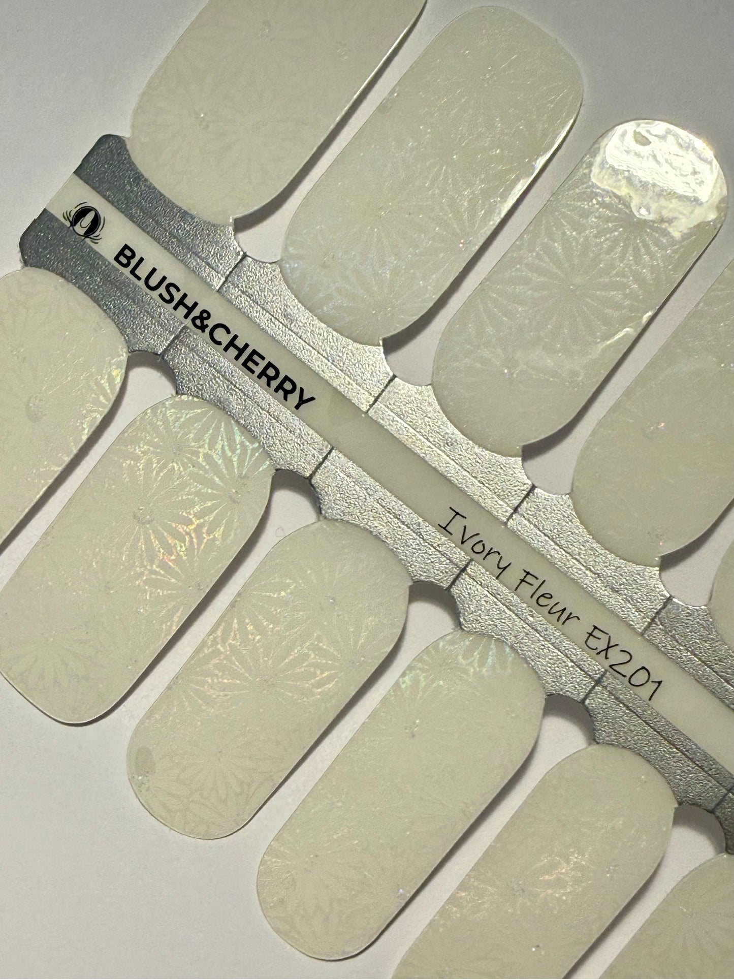 Ivory Fleur 16er Overlay